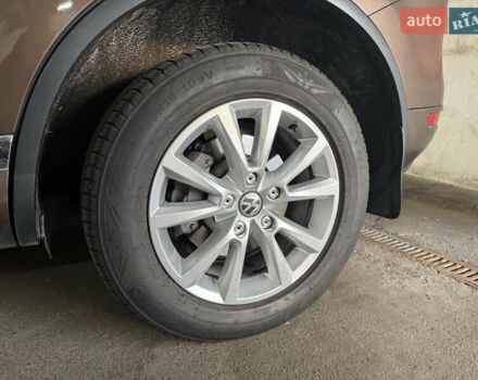 Коричневый Фольксваген Туарег, объемом двигателя 2.97 л и пробегом 273 тыс. км за 20000 $, фото 48 на Automoto.ua