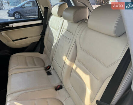 Коричневый Фольксваген Туарег, объемом двигателя 2.97 л и пробегом 273 тыс. км за 20000 $, фото 35 на Automoto.ua