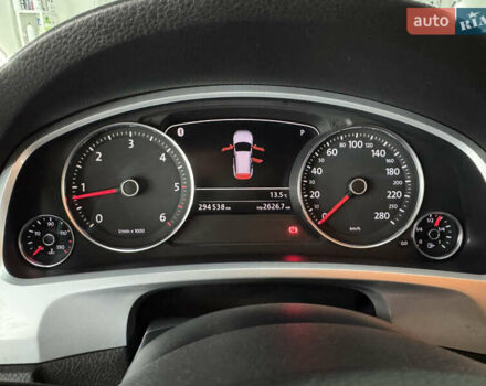 Коричневый Фольксваген Туарег, объемом двигателя 2.97 л и пробегом 300 тыс. км за 21300 $, фото 18 на Automoto.ua