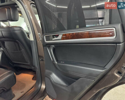 Коричневый Фольксваген Туарег, объемом двигателя 2.97 л и пробегом 300 тыс. км за 21300 $, фото 49 на Automoto.ua