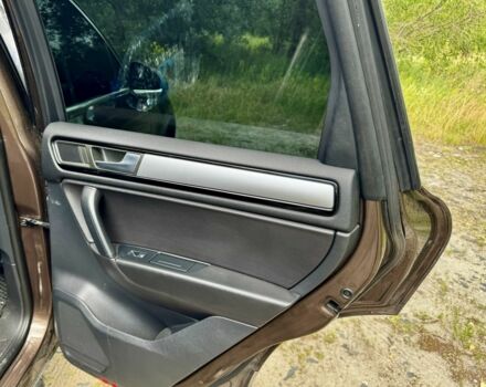 Коричневый Фольксваген Туарег, объемом двигателя 3 л и пробегом 330 тыс. км за 17500 $, фото 16 на Automoto.ua