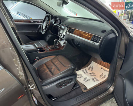 Коричневый Фольксваген Туарег, объемом двигателя 2.97 л и пробегом 300 тыс. км за 21300 $, фото 33 на Automoto.ua