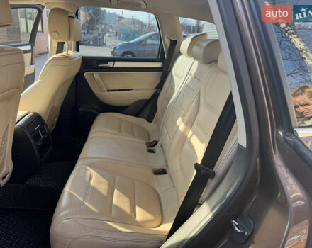 Коричневый Фольксваген Туарег, объемом двигателя 2.97 л и пробегом 273 тыс. км за 20000 $, фото 36 на Automoto.ua