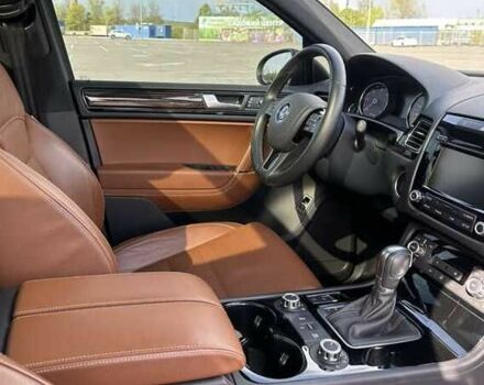 Коричневый Фольксваген Туарег, объемом двигателя 3 л и пробегом 80 тыс. км за 17500 $, фото 11 на Automoto.ua