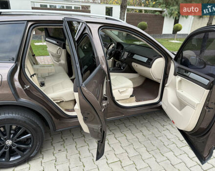 Коричневый Фольксваген Туарег, объемом двигателя 2.97 л и пробегом 239 тыс. км за 17500 $, фото 57 на Automoto.ua