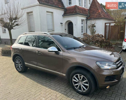 Коричневый Фольксваген Туарег, объемом двигателя 3 л и пробегом 175 тыс. км за 19000 $, фото 3 на Automoto.ua