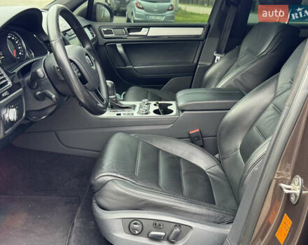 Коричневый Фольксваген Туарег, объемом двигателя 2.97 л и пробегом 280 тыс. км за 19900 $, фото 12 на Automoto.ua