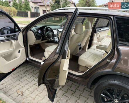 Коричневый Фольксваген Туарег, объемом двигателя 2.97 л и пробегом 239 тыс. км за 17500 $, фото 10 на Automoto.ua