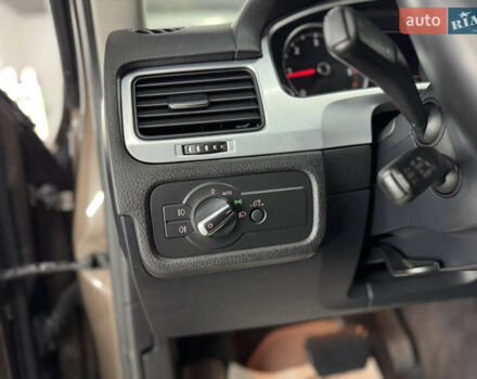 Коричневый Фольксваген Туарег, объемом двигателя 2.97 л и пробегом 300 тыс. км за 21300 $, фото 22 на Automoto.ua