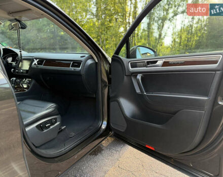 Коричневый Фольксваген Туарег, объемом двигателя 3 л и пробегом 227 тыс. км за 24450 $, фото 36 на Automoto.ua