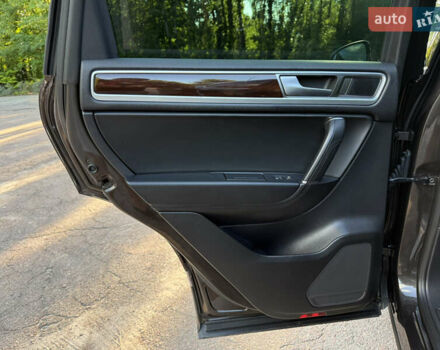 Коричневый Фольксваген Туарег, объемом двигателя 3 л и пробегом 227 тыс. км за 24450 $, фото 56 на Automoto.ua