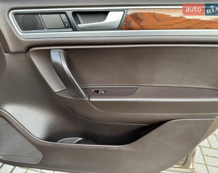 Коричневый Фольксваген Туарег, объемом двигателя 3 л и пробегом 191 тыс. км за 18000 $, фото 27 на Automoto.ua