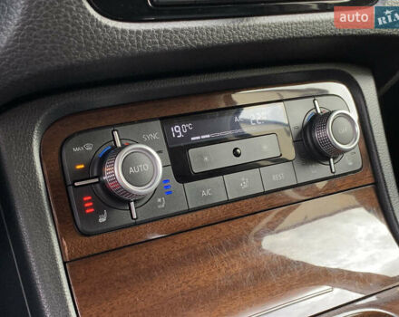 Коричневый Фольксваген Туарег, объемом двигателя 3 л и пробегом 227 тыс. км за 23855 $, фото 62 на Automoto.ua