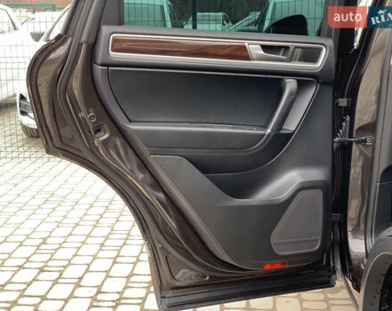 Коричневый Фольксваген Туарег, объемом двигателя 3 л и пробегом 227 тыс. км за 23855 $, фото 28 на Automoto.ua