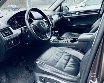 Коричневый Фольксваген Туарег, объемом двигателя 3 л и пробегом 217 тыс. км за 22000 $, фото 10 на Automoto.ua