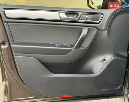 Коричневый Фольксваген Туарег, объемом двигателя 2.97 л и пробегом 292 тыс. км за 20500 $, фото 23 на Automoto.ua