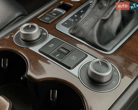 Коричневый Фольксваген Туарег, объемом двигателя 3 л и пробегом 227 тыс. км за 23855 $, фото 42 на Automoto.ua
