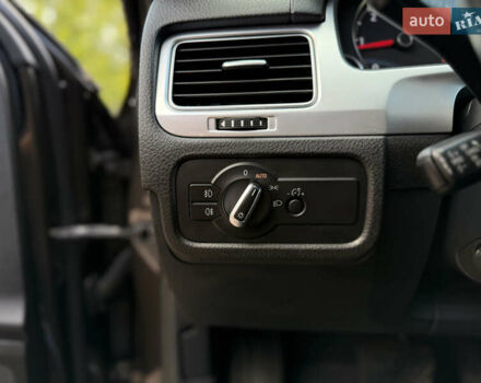 Коричневый Фольксваген Туарег, объемом двигателя 3 л и пробегом 227 тыс. км за 24450 $, фото 32 на Automoto.ua