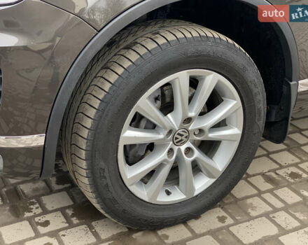 Коричневый Фольксваген Туарег, объемом двигателя 3 л и пробегом 227 тыс. км за 23855 $, фото 12 на Automoto.ua