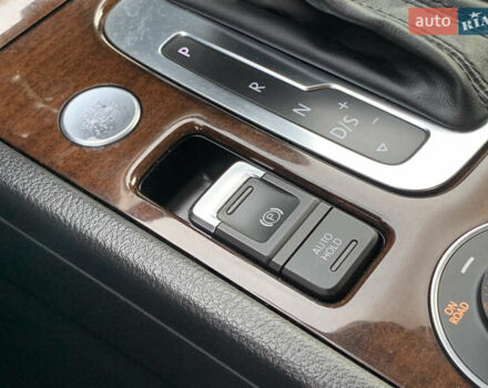 Коричневый Фольксваген Туарег, объемом двигателя 3 л и пробегом 227 тыс. км за 23855 $, фото 60 на Automoto.ua