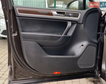 Коричневый Фольксваген Туарег, объемом двигателя 3 л и пробегом 227 тыс. км за 23855 $, фото 25 на Automoto.ua