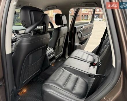 Коричневый Фольксваген Туарег, объемом двигателя 2.97 л и пробегом 144 тыс. км за 28500 $, фото 76 на Automoto.ua