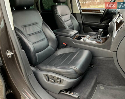 Коричневый Фольксваген Туарег, объемом двигателя 3 л и пробегом 227 тыс. км за 23855 $, фото 41 на Automoto.ua