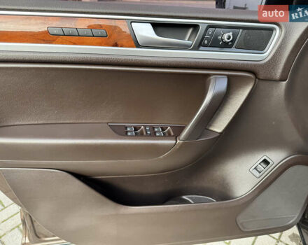 Коричневый Фольксваген Туарег, объемом двигателя 3 л и пробегом 191 тыс. км за 18000 $, фото 24 на Automoto.ua