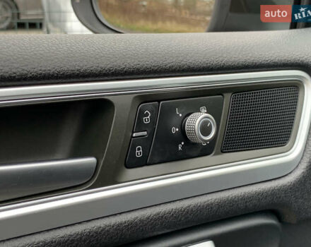 Коричневый Фольксваген Туарег, объемом двигателя 3 л и пробегом 227 тыс. км за 23855 $, фото 49 на Automoto.ua