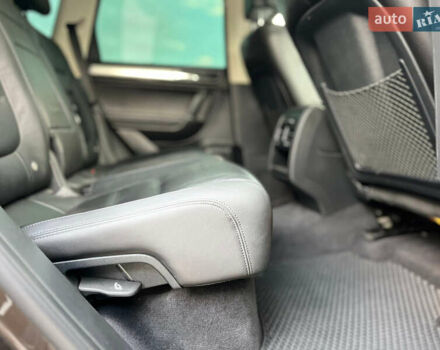 Коричневый Фольксваген Туарег, объемом двигателя 3 л и пробегом 274 тыс. км за 21500 $, фото 64 на Automoto.ua