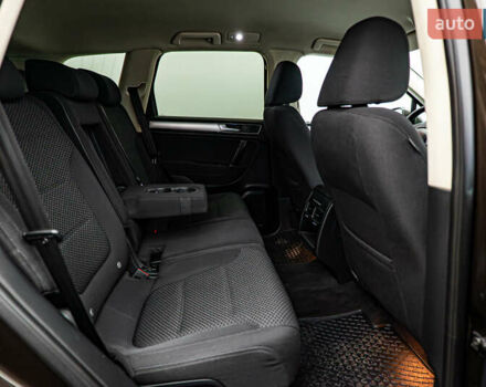 Коричневый Фольксваген Туарег, объемом двигателя 3 л и пробегом 100 тыс. км за 22796 $, фото 17 на Automoto.ua