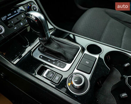 Коричневый Фольксваген Туарег, объемом двигателя 3 л и пробегом 100 тыс. км за 22796 $, фото 15 на Automoto.ua