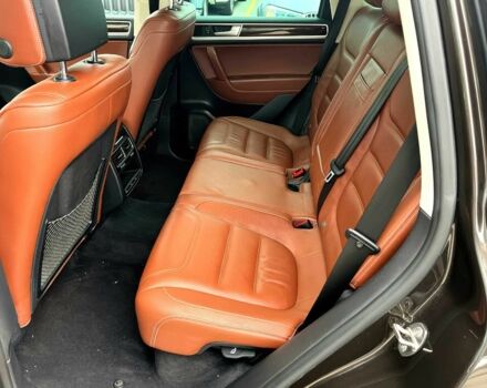 Коричневый Фольксваген Туарег, объемом двигателя 3 л и пробегом 74 тыс. км за 8000 $, фото 11 на Automoto.ua