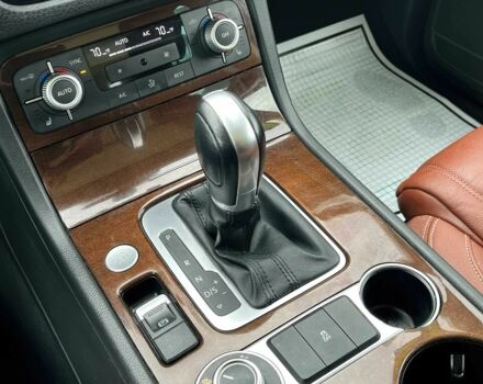 Коричневый Фольксваген Туарег, объемом двигателя 3 л и пробегом 74 тыс. км за 8000 $, фото 8 на Automoto.ua