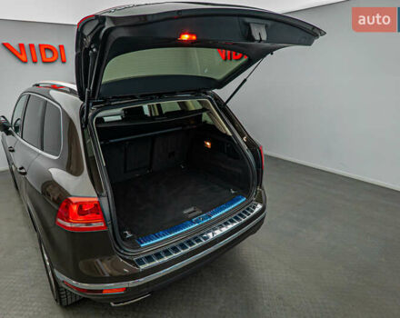 Коричневый Фольксваген Туарег, объемом двигателя 3 л и пробегом 100 тыс. км за 22796 $, фото 6 на Automoto.ua