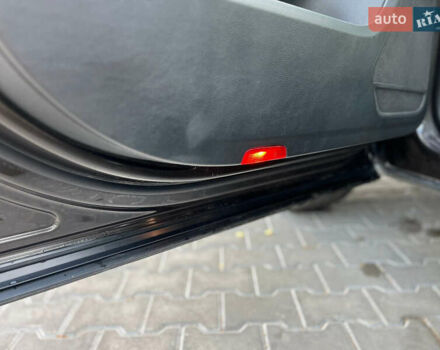 Коричневый Фольксваген Туарег, объемом двигателя 3 л и пробегом 274 тыс. км за 21500 $, фото 56 на Automoto.ua