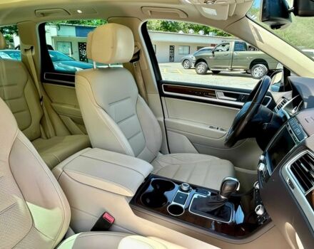 Коричневий Фольксваген Туарег, об'ємом двигуна 3 л та пробігом 73 тис. км за 4600 $, фото 10 на Automoto.ua