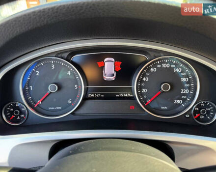 Коричневий Фольксваген Туарег, об'ємом двигуна 2.97 л та пробігом 256 тис. км за 26000 $, фото 26 на Automoto.ua