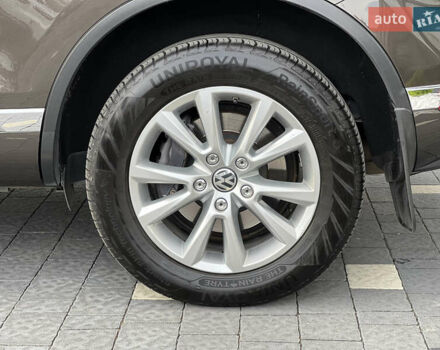 Коричневый Фольксваген Туарег, объемом двигателя 3 л и пробегом 220 тыс. км за 29800 $, фото 18 на Automoto.ua