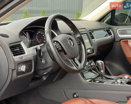 Коричневый Фольксваген Туарег, объемом двигателя 3 л и пробегом 220 тыс. км за 29800 $, фото 26 на Automoto.ua