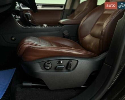 Коричневий Фольксваген Туарег, об'ємом двигуна 2.97 л та пробігом 220 тис. км за 28990 $, фото 41 на Automoto.ua