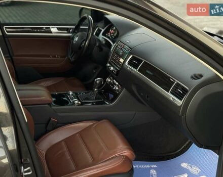 Коричневий Фольксваген Туарег, об'ємом двигуна 2.97 л та пробігом 220 тис. км за 28990 $, фото 66 на Automoto.ua