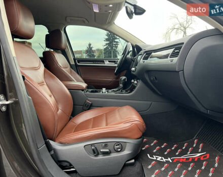 Коричневый Фольксваген Туарег, объемом двигателя 3 л и пробегом 220 тыс. км за 29800 $, фото 45 на Automoto.ua