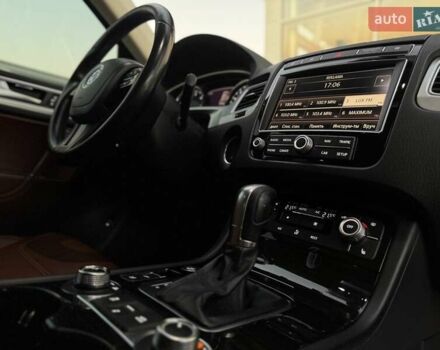 Коричневий Фольксваген Туарег, об'ємом двигуна 2.97 л та пробігом 220 тис. км за 28990 $, фото 64 на Automoto.ua