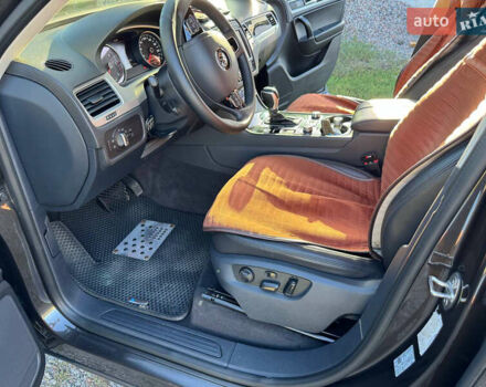 Коричневий Фольксваген Туарег, об'ємом двигуна 2.97 л та пробігом 256 тис. км за 26000 $, фото 29 на Automoto.ua