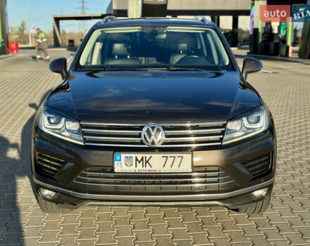 Коричневый Фольксваген Туарег, объемом двигателя 3 л и пробегом 220 тыс. км за 26500 $, фото 2 на Automoto.ua