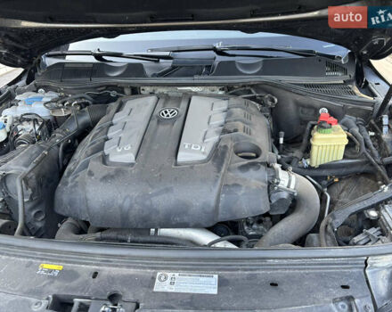 Коричневий Фольксваген Туарег, об'ємом двигуна 3 л та пробігом 154 тис. км за 33300 $, фото 4 на Automoto.ua