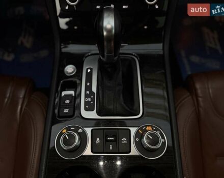 Коричневий Фольксваген Туарег, об'ємом двигуна 2.97 л та пробігом 220 тис. км за 28990 $, фото 54 на Automoto.ua