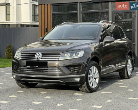 Коричневый Фольксваген Туарег, объемом двигателя 3 л и пробегом 220 тыс. км за 29800 $, фото 2 на Automoto.ua