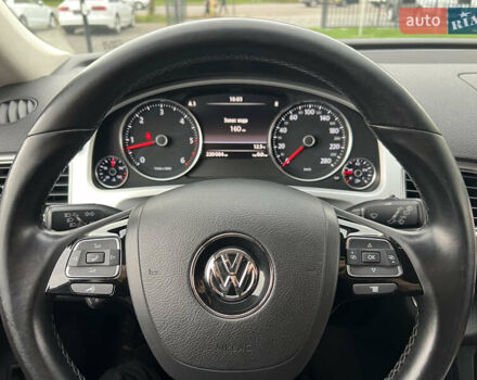 Коричневый Фольксваген Туарег, объемом двигателя 3 л и пробегом 220 тыс. км за 29800 $, фото 52 на Automoto.ua